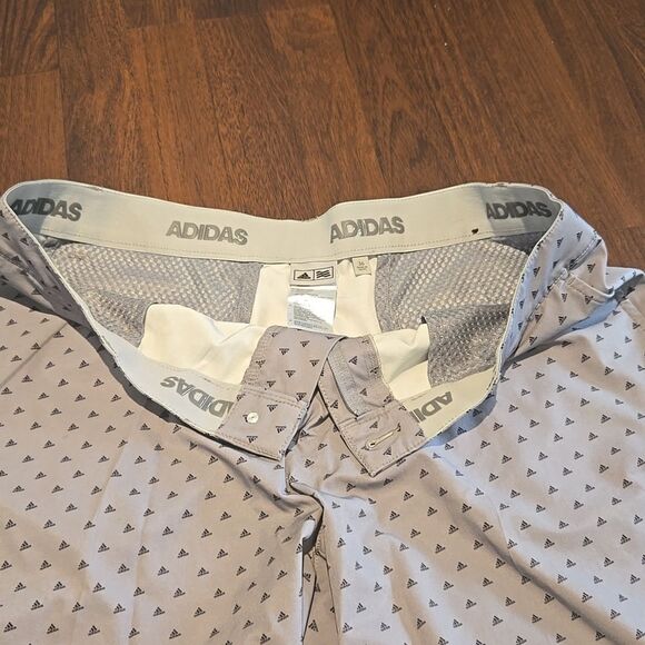 Bundle of adidas, shorts, two great condition, like neil, never worn size, dirty - Picture 10 of 11